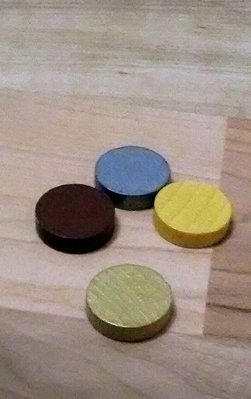 IMG_20180928_232444~2.jpg (218.51 KiB) 7461 mal betrachtet Also oben wäre Silber, Links Braun, rechts Gelb und unten Gold